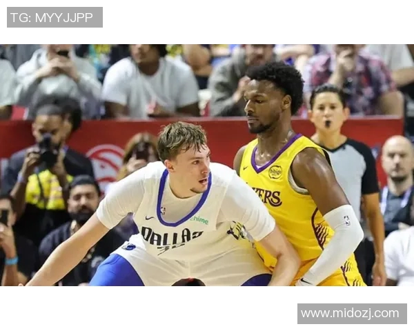 浓眉哥两双加新科状元弗拉格24+4，难敌“佛祖”汤普森低迷！独行侠114：121憾负76人